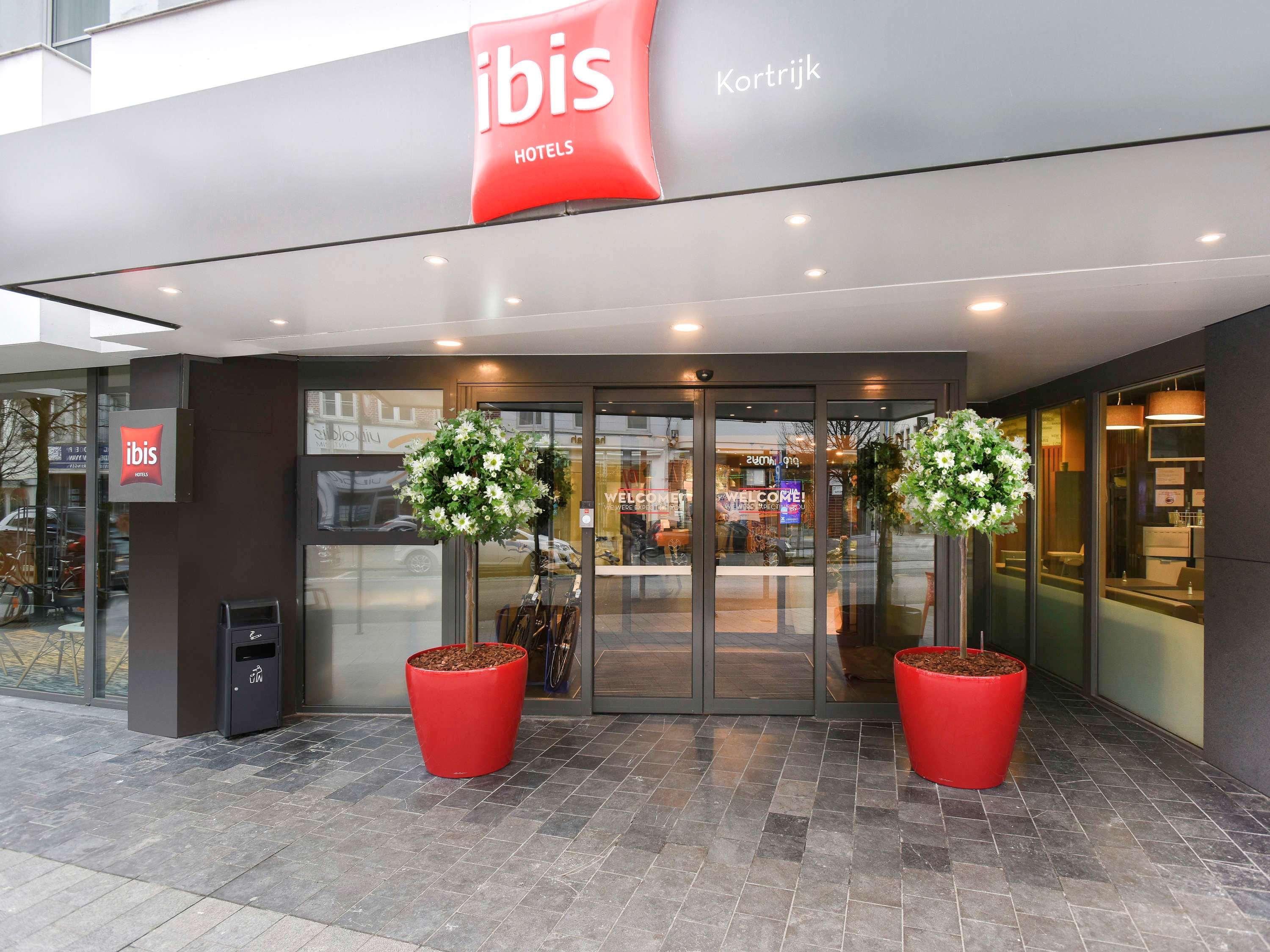 Ibis Kortrijk Centrum Luaran gambar