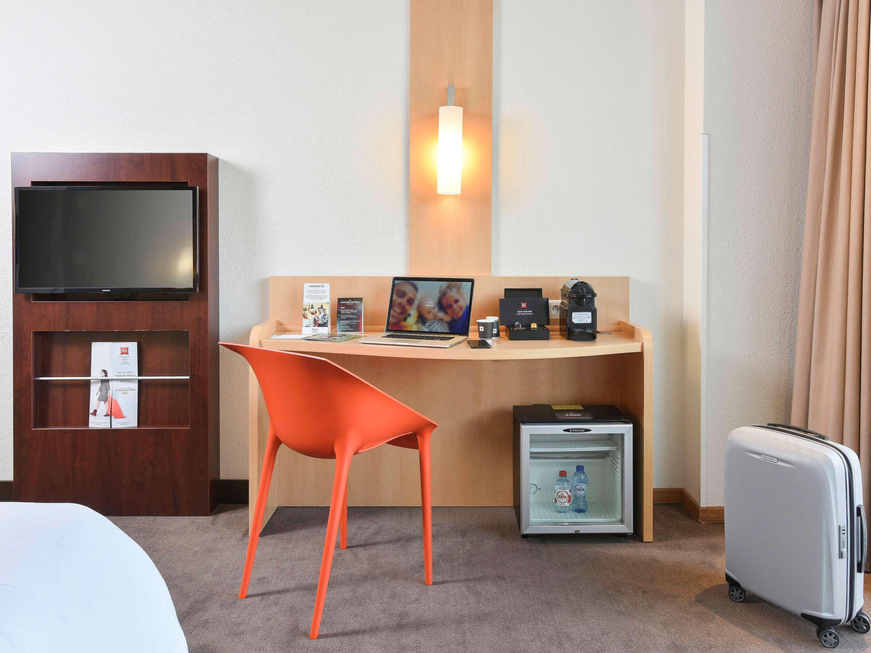 Ibis Kortrijk Centrum Luaran gambar